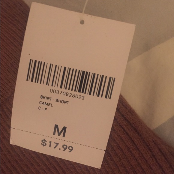 Forever 21 knit skirt, NWT - Picture 3 of 7